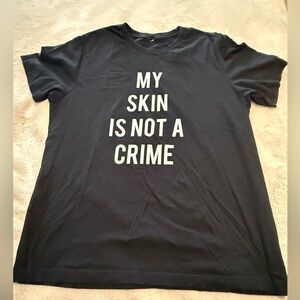 Black Graphic T-Shirt. Size Large.